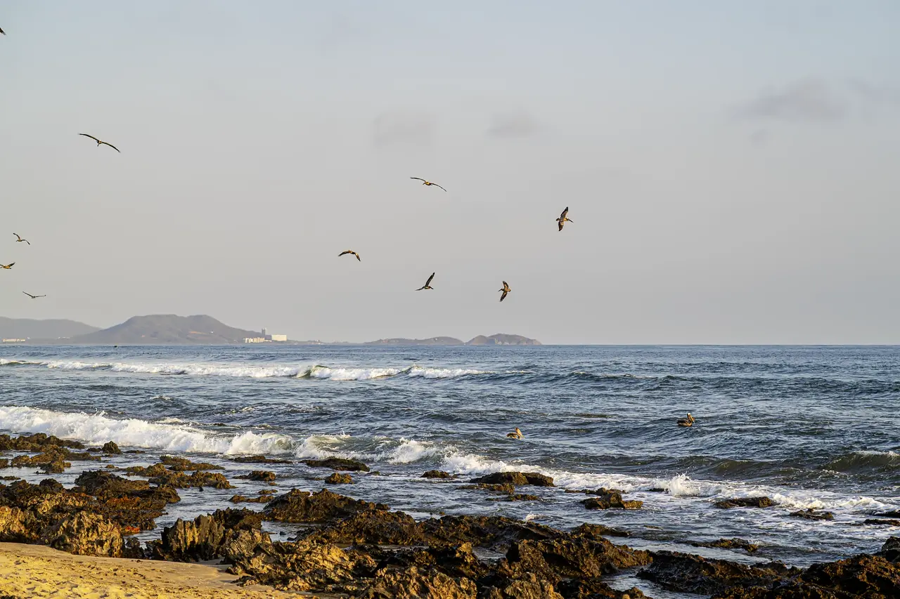 Ixtapa en la distancia