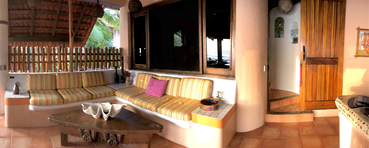 Open-air living area at Casa de La Sirena
